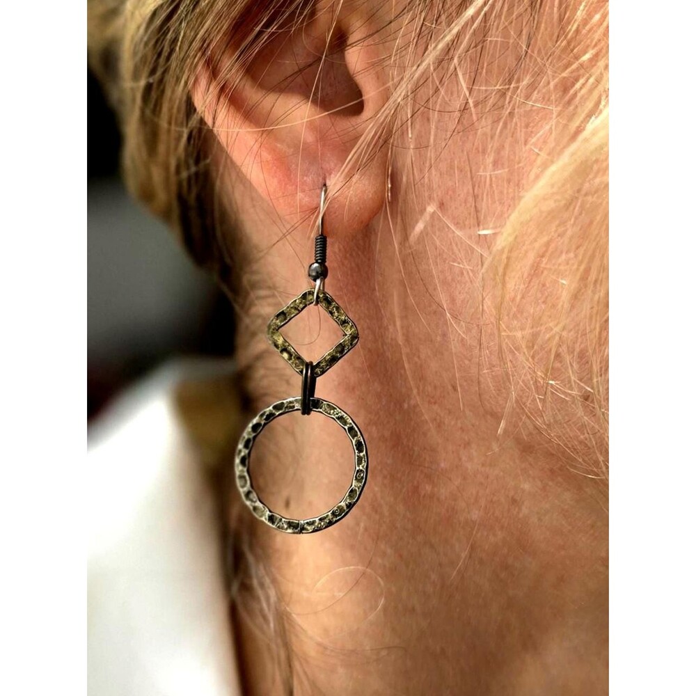 Geometric hammered metal hoop diamond shape dangling earrings